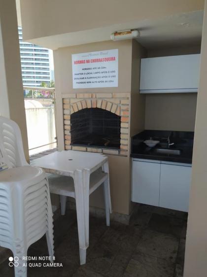 Confortável apartamento de 2 quartos para 5 pessoas totalmente mobiliado com excelente wifi e tv a cabo localizado a apenas uma quadra do calçadão da Praia de Ponta Negra prédio com piscina churrasqueira e portaria virtual e eletrônica 24 horas - image 8